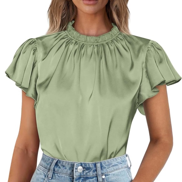 Tops - ⭐️3 for $12⭐️  Green Satin Blouse